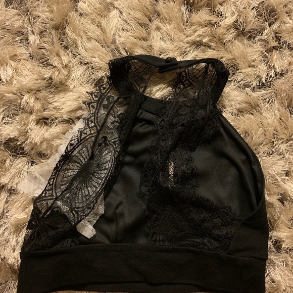 Halter Top 🔥 - Picture 3 of 3